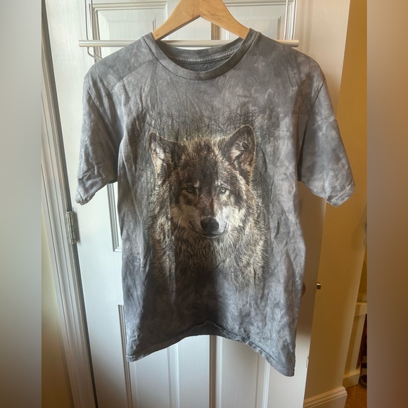 The Mountain Tops - The Mountain Gray Wolf Graphic Tee